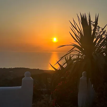 Varias Art House דירה *